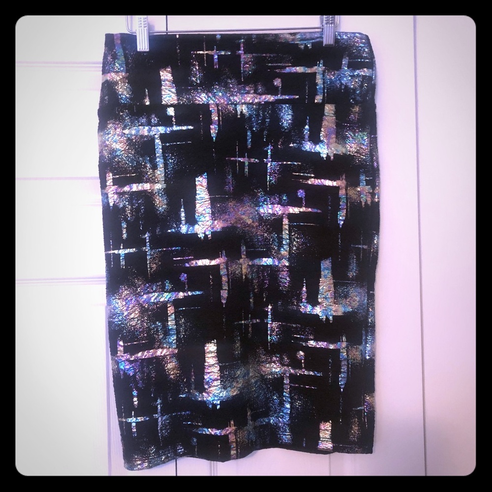 Lularoe elegant Cassie medium black silver